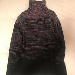 Nike turtleneck size S